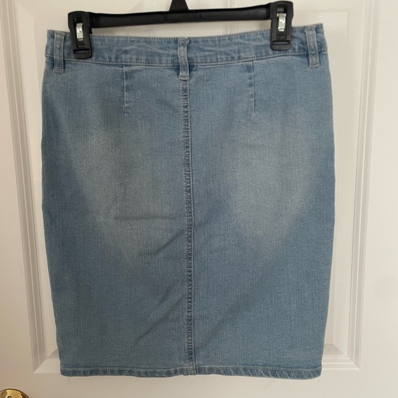d. jeans Light Wash Button-Front Midi Denim Skirt - Picture 4 of 6